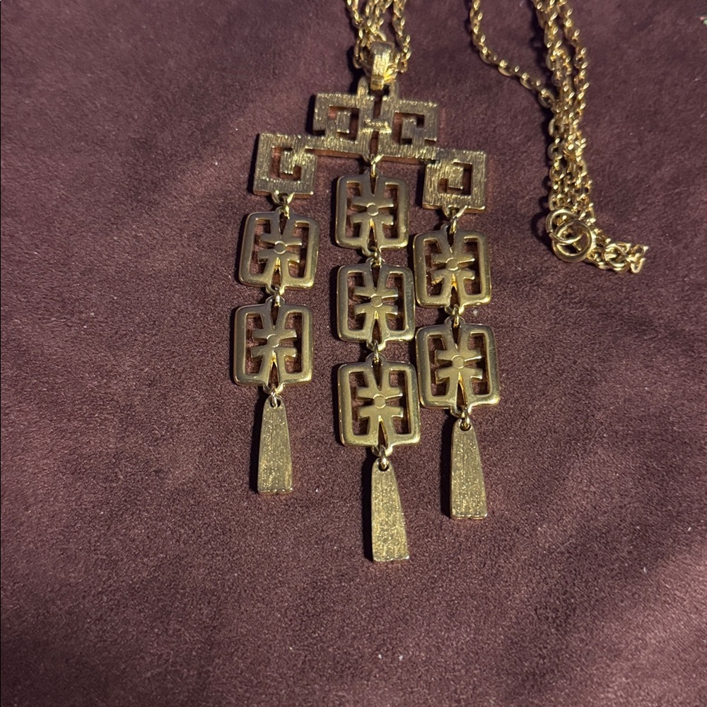 CROWN TRIFARI ASIAN inspired gold necklace 🐈‍⬛